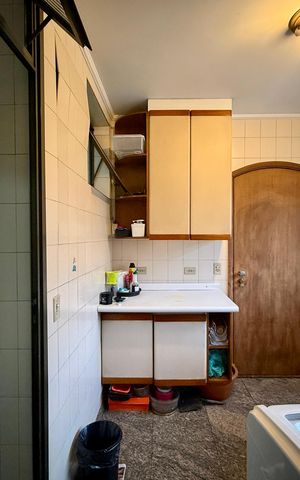 Apartamento à venda com 200m², 4 quartos e 3 vagas Apartamento à venda com 200m², 4 quartos e 3 vagasÁrea de Serviço