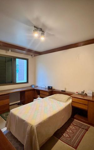 Apartamento à venda com 200m², 4 quartos e 3 vagas Apartamento à venda com 200m², 4 quartos e 3 vagasQuarto 4