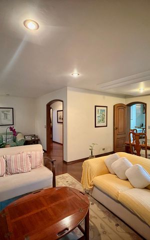 Apartamento à venda com 200m², 4 quartos e 3 vagas Apartamento à venda com 200m², 4 quartos e 3 vagasSala