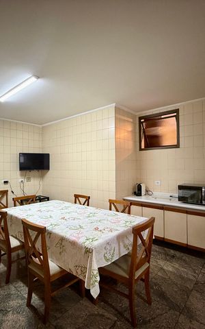 Apartamento à venda com 200m², 4 quartos e 3 vagas Apartamento à venda com 200m², 4 quartos e 3 vagasCozinha