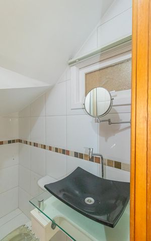 Casa de condomínio à venda com 122m², 3 quartos e 3 vagas Casa de condomínio à venda com 122m², 3 quartos e 3 vagasLavabo