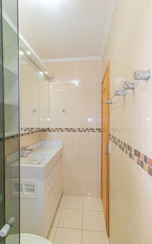 Casa de condomínio à venda com 122m², 3 quartos e 3 vagas Casa de condomínio à venda com 122m², 3 quartos e 3 vagasBanheiro