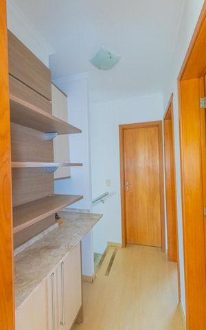 Casa de condomínio à venda com 122m², 3 quartos e 3 vagas Casa de condomínio à venda com 122m², 3 quartos e 3 vagasCorredor