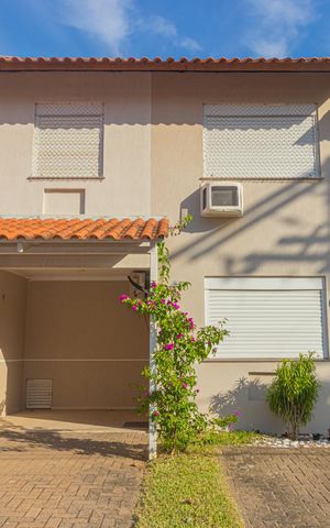 Casa de condomínio à venda com 122m², 3 quartos e 3 vagas Casa de condomínio à venda com 122m², 3 quartos e 3 vagasFachada