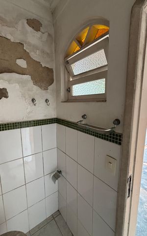 Casa à venda com 326m², 3 quartos e 6 vagas Casa à venda com 326m², 3 quartos e 6 vagasBanheiro