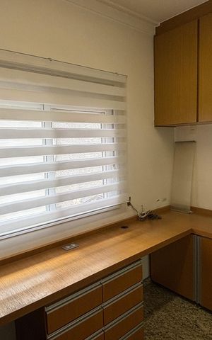 Casa à venda com 326m², 3 quartos e 6 vagas Casa à venda com 326m², 3 quartos e 6 vagasEscritório