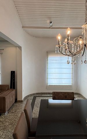 Casa à venda com 326m², 3 quartos e 6 vagas Casa à venda com 326m², 3 quartos e 6 vagasSala - Sala de Jantar