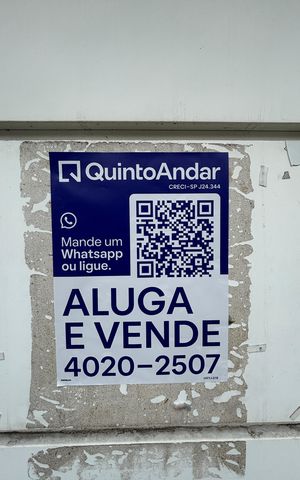 Casa à venda com 326m², 3 quartos e 6 vagas Casa à venda com 326m², 3 quartos e 6 vagasFachada