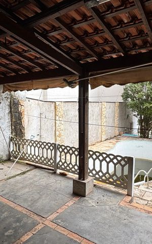 Casa à venda com 326m², 3 quartos e 6 vagas Casa à venda com 326m², 3 quartos e 6 vagasQuintal - Area de Serviço