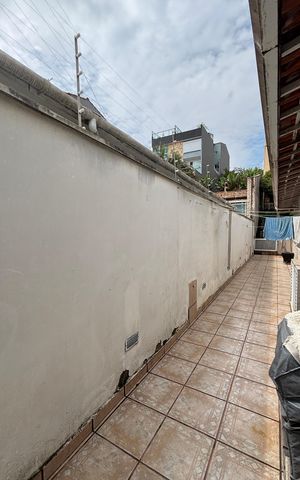 Casa à venda com 326m², 3 quartos e 6 vagas Casa à venda com 326m², 3 quartos e 6 vagasQuintal - Area de Serviço