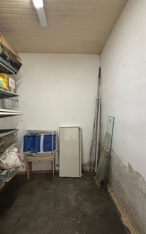 Casa à venda com 326m², 3 quartos e 6 vagas Casa à venda com 326m², 3 quartos e 6 vagasQuarto de Apoio