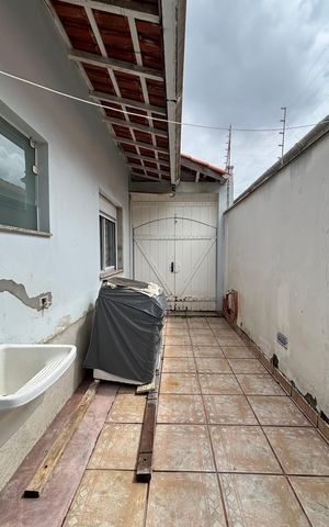 Casa à venda com 326m², 3 quartos e 6 vagas Casa à venda com 326m², 3 quartos e 6 vagasQuintal - Area de Serviço