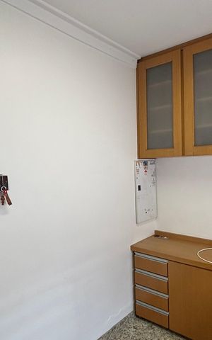 Casa à venda com 326m², 3 quartos e 6 vagas Casa à venda com 326m², 3 quartos e 6 vagasEscritório