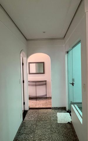Casa à venda com 326m², 3 quartos e 6 vagas Casa à venda com 326m², 3 quartos e 6 vagasSala - Sala de Jantar