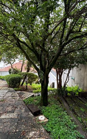 Casa à venda com 326m², 3 quartos e 6 vagas Casa à venda com 326m², 3 quartos e 6 vagasQuintal - Piscina