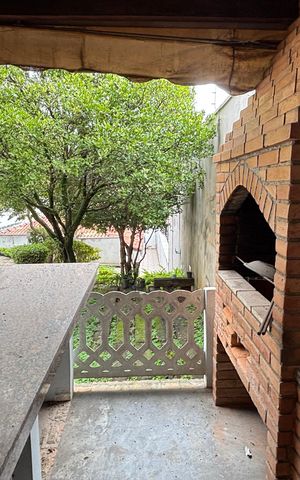 Casa à venda com 326m², 3 quartos e 6 vagas Casa à venda com 326m², 3 quartos e 6 vagasQuintal - Churrasqueira