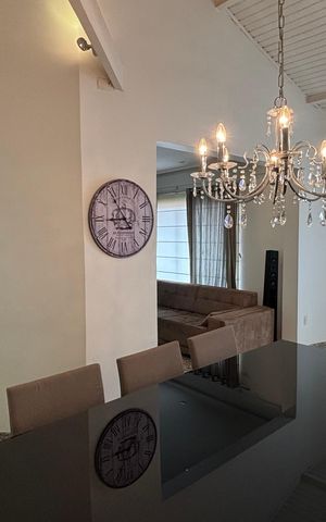 Casa à venda com 326m², 3 quartos e 6 vagas Casa à venda com 326m², 3 quartos e 6 vagasSala - Sala de Jantar