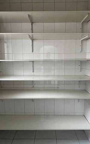 Casa à venda com 326m², 3 quartos e 6 vagas Casa à venda com 326m², 3 quartos e 6 vagasDespensa