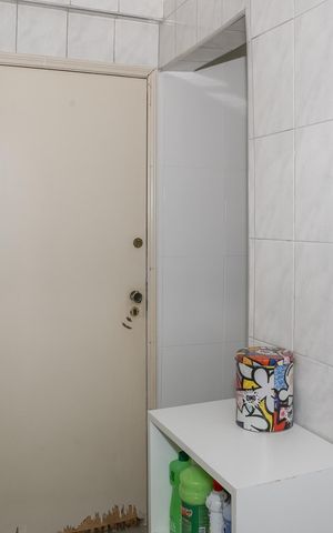 Apartamento para alugar com 68m², 2 quartos e sem vaga Apartamento para alugar com 68m², 2 quartos e sem vagaCozinha e Área de Serviço