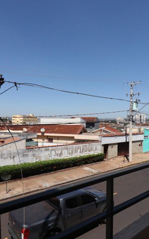 Casa para alugar com 200m², 4 quartos e 1 vaga Casa para alugar com 200m², 4 quartos e 1 vagaSacada