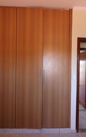 Casa para alugar com 200m², 4 quartos e 1 vaga Casa para alugar com 200m², 4 quartos e 1 vagaQuarto 2