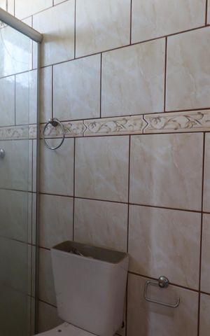 Casa para alugar com 200m², 4 quartos e 1 vaga Casa para alugar com 200m², 4 quartos e 1 vagaBanheiro da Suíte