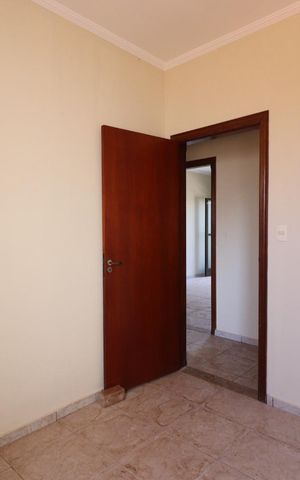 Casa para alugar com 200m², 4 quartos e 1 vaga Casa para alugar com 200m², 4 quartos e 1 vagaQuarto 1