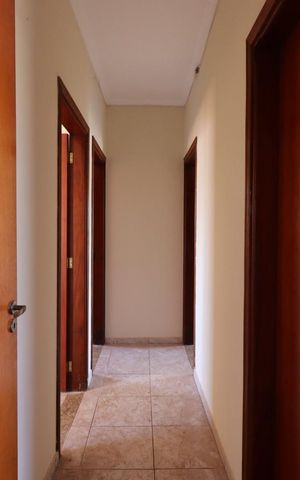 Casa para alugar com 200m², 4 quartos e 1 vaga Casa para alugar com 200m², 4 quartos e 1 vagaCorredor