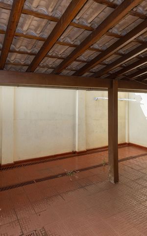Casa de condomínio à venda com 247m², 3 quartos e 2 vagasQuintal 1 