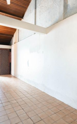 Casa à venda com 98m², 2 quartos e 2 vagas