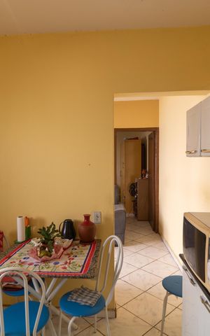 Casa à venda com 200m², 4 quartos e 2 vagas Casa à venda com 200m², 4 quartos e 2 vagasCozinha da casa 02