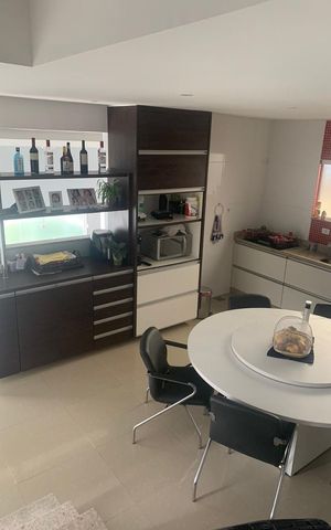 Casa de condomínio à venda com 352m², 4 quartos e 4 vagas Casa de condomínio à venda com 352m², 4 quartos e 4 vagasCozinha