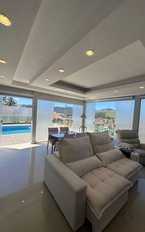 Casa de condomínio à venda com 352m², 4 quartos e 4 vagas Casa de condomínio à venda com 352m², 4 quartos e 4 vagasSala