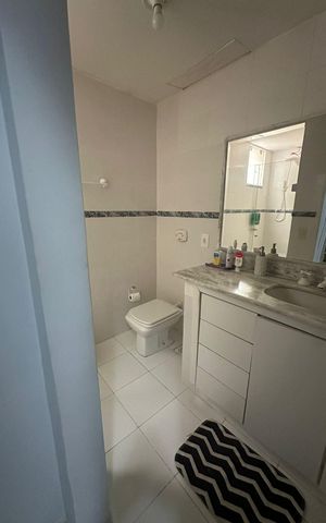 Casa de condomínio à venda com 352m², 4 quartos e 4 vagas Casa de condomínio à venda com 352m², 4 quartos e 4 vagasBanheiro