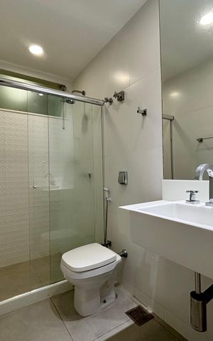 Apartamento à venda com 86m², 2 quartos e 1 vaga Apartamento à venda com 86m², 2 quartos e 1 vagaBanheiro social