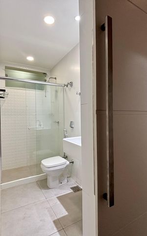 Apartamento à venda com 86m², 2 quartos e 1 vaga Apartamento à venda com 86m², 2 quartos e 1 vagaBanheiro social