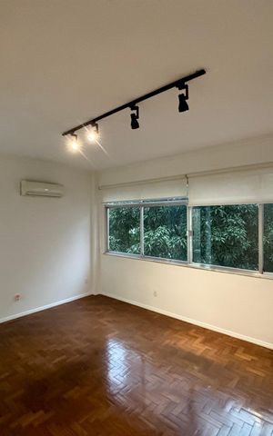 Apartamento à venda com 86m², 2 quartos e 1 vaga Apartamento à venda com 86m², 2 quartos e 1 vagaSala