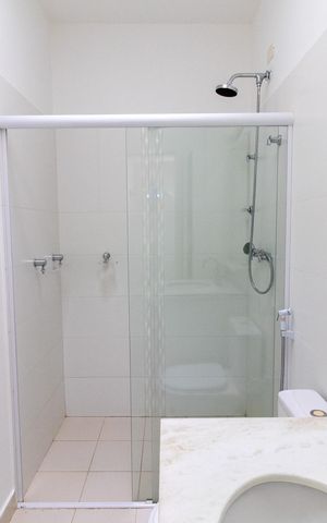 Casa à venda com 385m², 3 quartos e 4 vagas Casa à venda com 385m², 3 quartos e 4 vagasBanheiro da Suíte 3