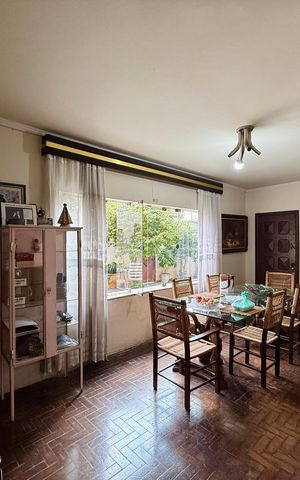 Casa para alugar com 240m², 6 quartos e 3 vagas Casa para alugar com 240m², 6 quartos e 3 vagasSala