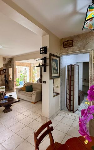Casa para alugar com 240m², 6 quartos e 3 vagas Casa para alugar com 240m², 6 quartos e 3 vagasSala