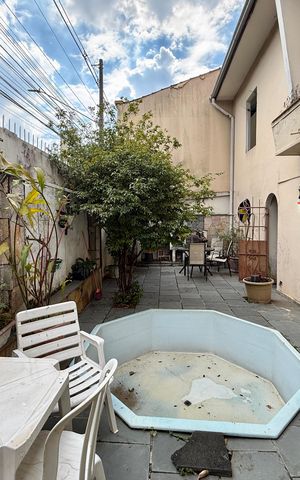 Casa para alugar com 240m², 6 quartos e 3 vagas Casa para alugar com 240m², 6 quartos e 3 vagasQuintal