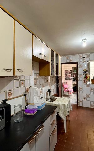 Casa para alugar com 240m², 6 quartos e 3 vagas Casa para alugar com 240m², 6 quartos e 3 vagasCozinha