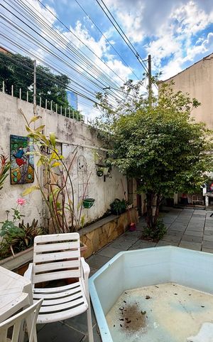 Casa para alugar com 240m², 6 quartos e 3 vagas Casa para alugar com 240m², 6 quartos e 3 vagasQuintal