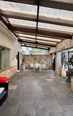 Casa para alugar com 240m², 6 quartos e 3 vagas Casa para alugar com 240m², 6 quartos e 3 vagasGaragem