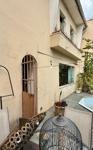 Casa para alugar com 240m², 6 quartos e 3 vagas Casa para alugar com 240m², 6 quartos e 3 vagasQuintal
