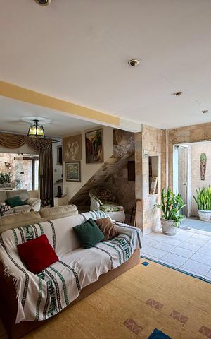 Casa para alugar com 240m², 6 quartos e 3 vagas Casa para alugar com 240m², 6 quartos e 3 vagasSala