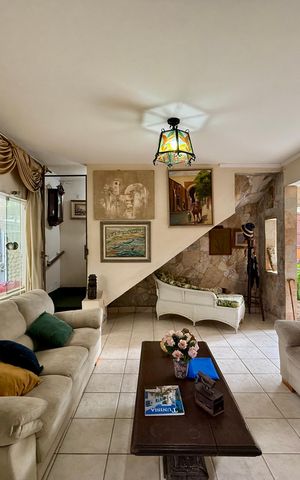 Casa para alugar com 240m², 6 quartos e 3 vagas Casa para alugar com 240m², 6 quartos e 3 vagasSala
