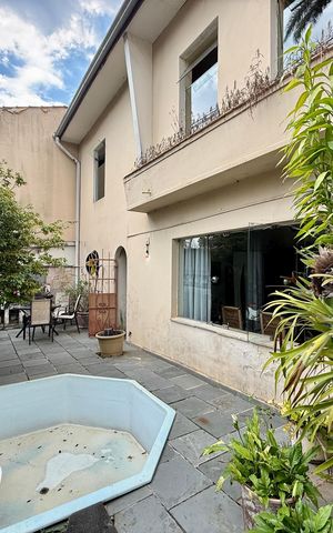 Casa para alugar com 240m², 6 quartos e 3 vagas Casa para alugar com 240m², 6 quartos e 3 vagasQuintal