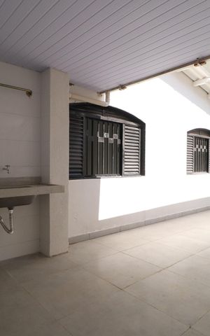 Casa para alugar com 350m², 4 quartos e 4 vagasÁrea de Serviço