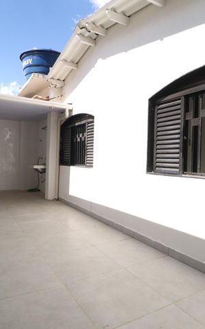 Casa para alugar com 350m², 4 quartos e 4 vagasÁrea de Serviço